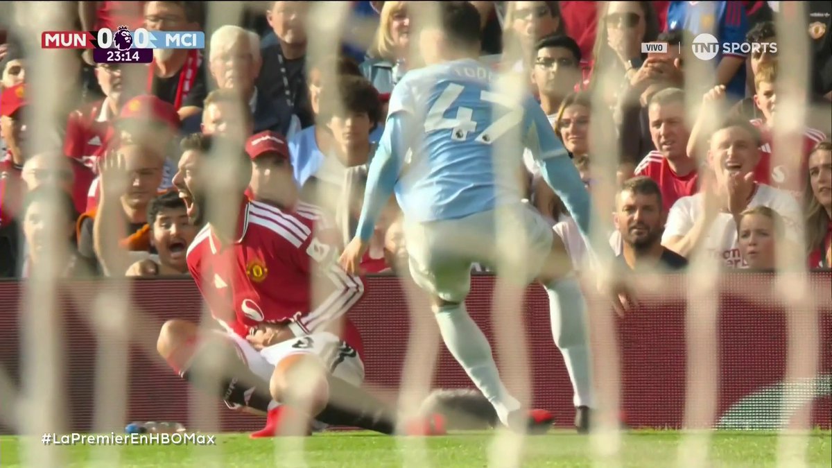 *Todos aplaudiendo el partidazo de Brian Rodríguez ayer* El putísimo rayito el próximo sábado al minuto 5: JAJAJAA QUE HIZO FODEN??