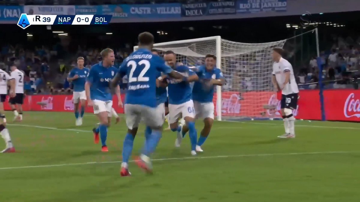 Napoli, Stanislav Lobotka'nın tek vuruşuyla Bologna karşısında öne geçti! ⚽
