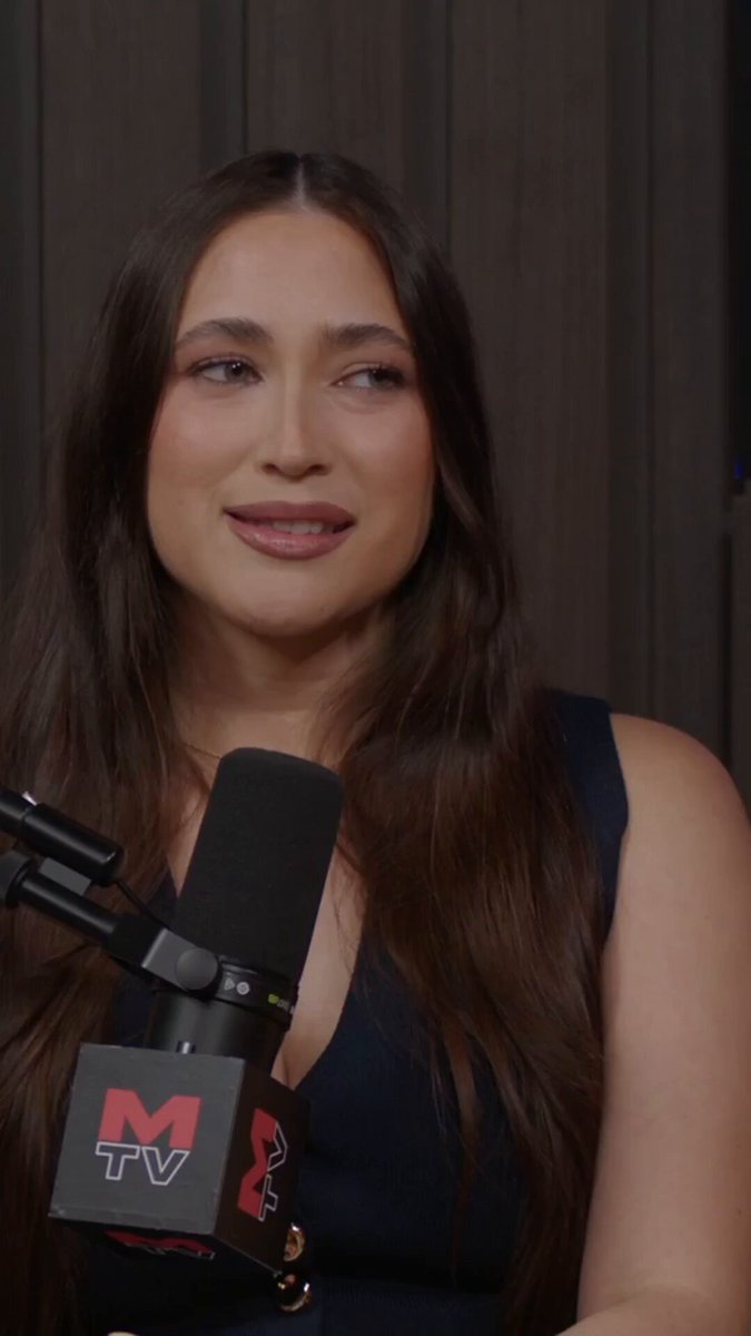 ¡La conversación en el estudio se salió de control! 😂 De compras insólitas en Amazon a confesiones sin filtro sobre relaciones. Episodio completo en Las Sin Filtro de MoluscoTV.