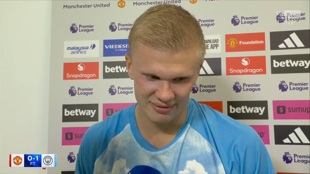 "It's amazing to be honest!" "To keep the ball with 10 players, that is personality" Erling Haaland is proud of the way Manchester City performed in the derby 👏
