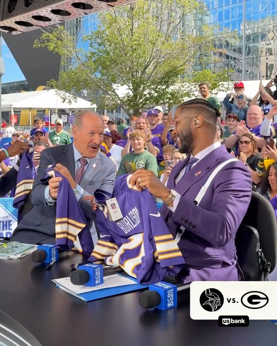 Had to get the NFL on CBS 🏈 crew looking right today.