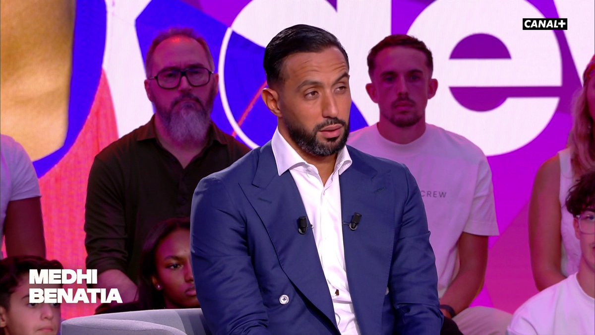 🚨 Le discours de Medhi BENATIA 🇲🇦 sur le Paris Saint-Germain : « Ce renouveau, ce cycle victorieux qu’ils ont entamé… C’EST EN GRANDE PARTIE GRÂCE À LEUR ENTRAÎNEUR ET CE QU’IL A IMPOSÉ ! ❤️💙 PAS DE PLACE POUR LES EGO : quand un doit sortir, il sort ! On a bien compris que C’EST LUI LE PATRON ! Quand tu gagnes comme ça, c’est bien aussi de se renouveler… je pense qu’il va falloir du temps aux nouveaux joueurs. LE COACH VA SAVOIR QUOI FAIRE POUR LES GROS MATCHES ! » 💪 🎙️ CANAL+ Foot