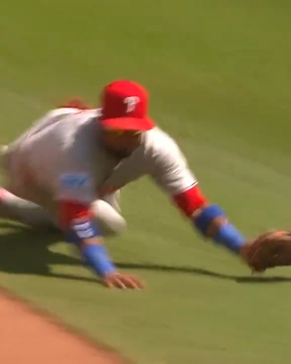 Big dive by Arraez to end the inning Toyota USA x #RingTheBell