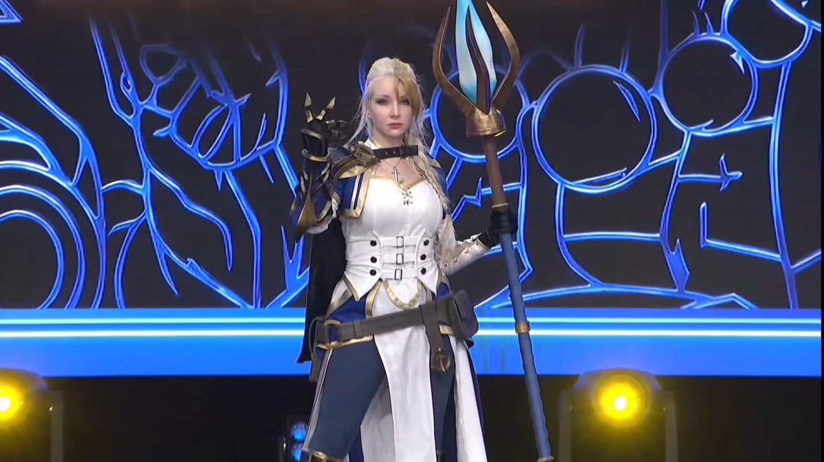 My BfA Jaina Proudmore cosplay from World of Warcraft at the BlizzCon Cosplay Exhibition. (I was also the Jaina from the surprise pre-event stream.) Thank you so much everyone for the kind words yesterday! #blizzcon2026 Blizzard Entertainment World of Warcraft