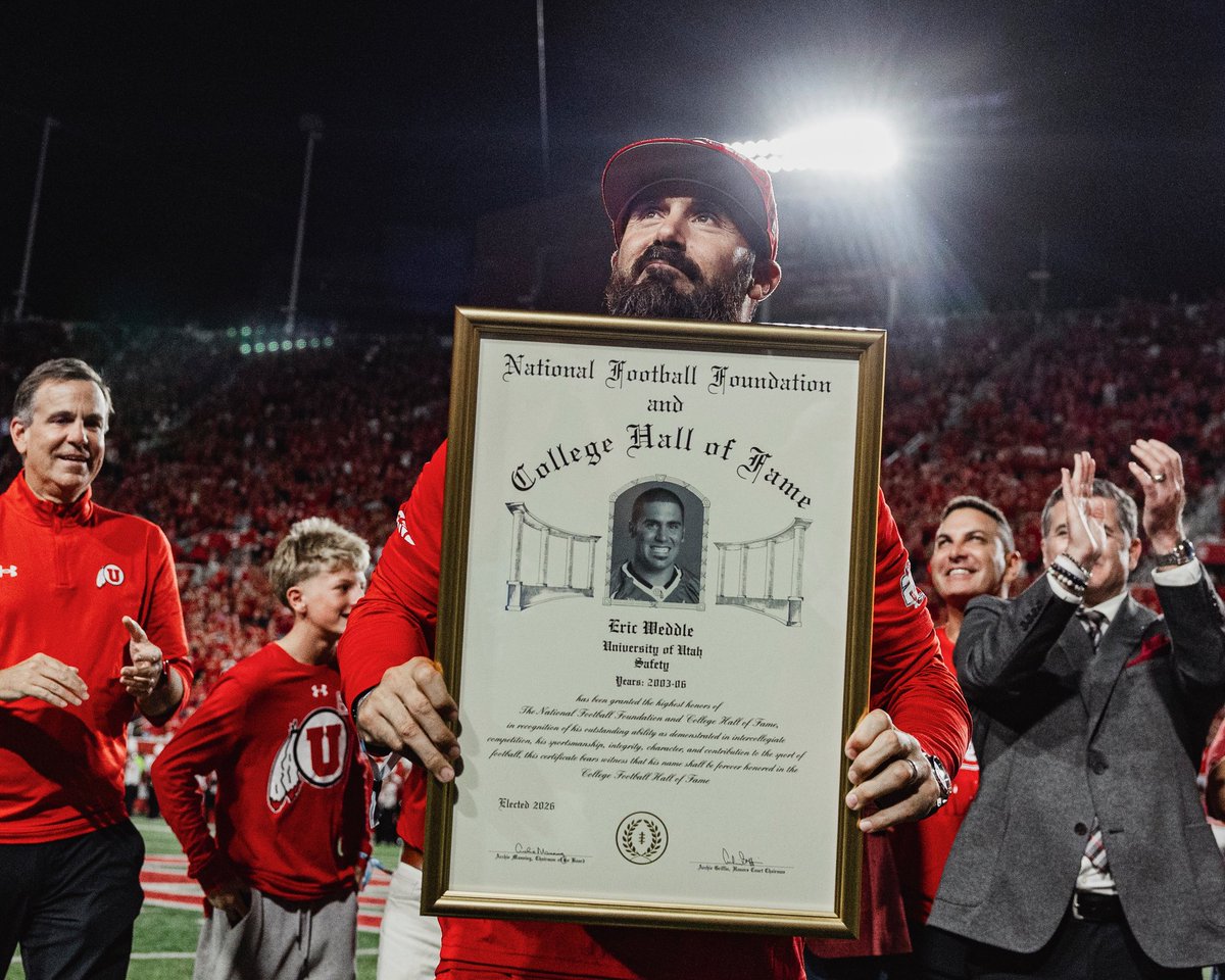 ๐๐๐ definition of ๐๐๐๐๐๐๐๐๐ ๐ Congratulations again to Eric Weddle for his induction into the National Football Foundation ๐๐จ๐ฅ๐ฅ๐๐ ๐ ๐
๐จ๐จ๐ญ๐๐๐ฅ๐ฅ ๐๐๐ฅ๐ฅ ๐จ๐ ๐
๐๐ฆ๐, and for becoming the 4th member of ๐๐ก๐ ๐๐ข๐ง๐ ๐จ๐ ๐๐จ๐ง๐จ๐ซ ๐ค #GoUtes | #RSNB