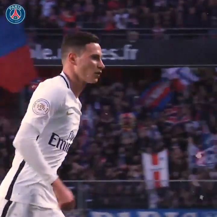 Je sais pas si je suis le seul, mais en voyant le but de Ferran, ça m'a direct rappelé ce but de Draxler