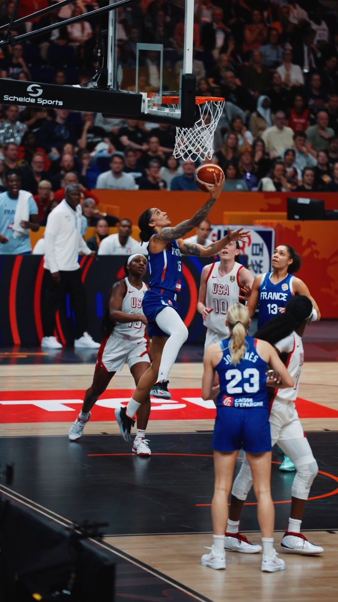 Big mistake, you left Gabby Williams an open lane 🔥 #FIBAWWC