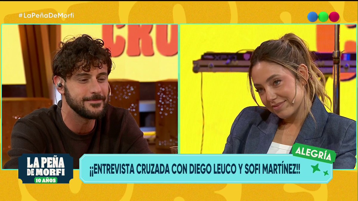 como lo mira ellaaaaa esta derretida jshshs #lapeñademorfi