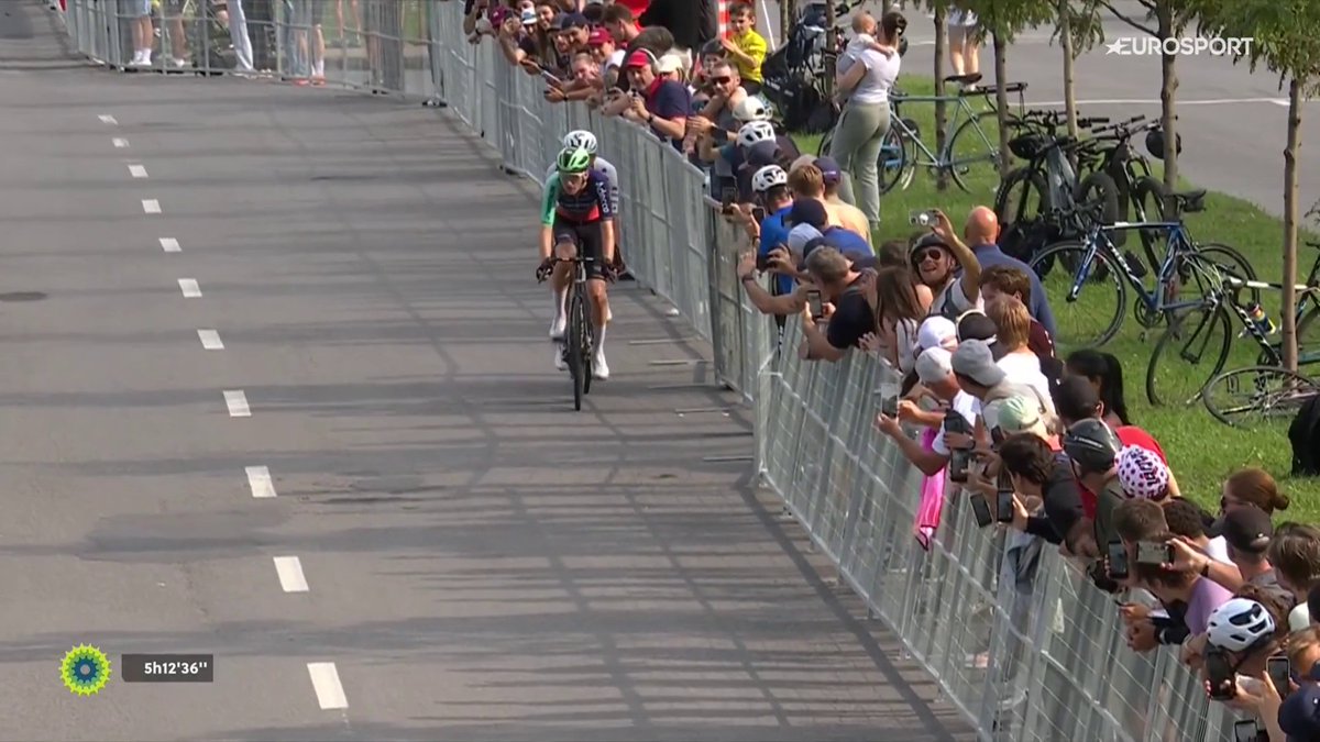 🚴🇨🇦 | Oh nee! Paul Seixas laat zich in de luren leggen door Isaac Del Toro in de finale van de GP Montréal. Winst voor de Mexicaan! 🇲🇽 #GPMontreal Koers 👀 HBO Max