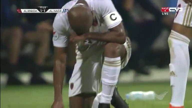 اللقطة سبق وحدثت في الدوري الاماراتي تجاه اللاعب وقائد منتخب الامارات اسماعيل مطر