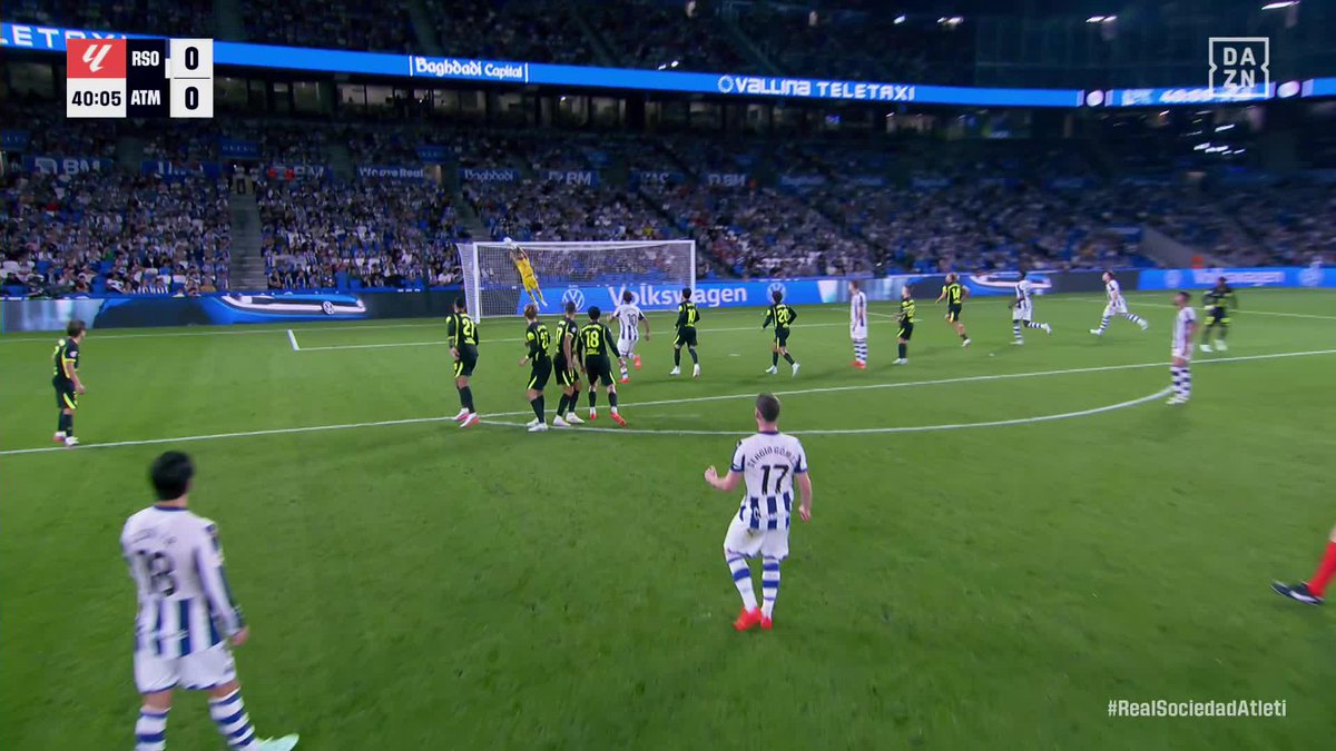 ESE BALÓN IBA DENTRO 🤯🔥 La falta de Sergio Gómez, la parada de Oblak 🧤 #LALIGAenDAZN ⚽️