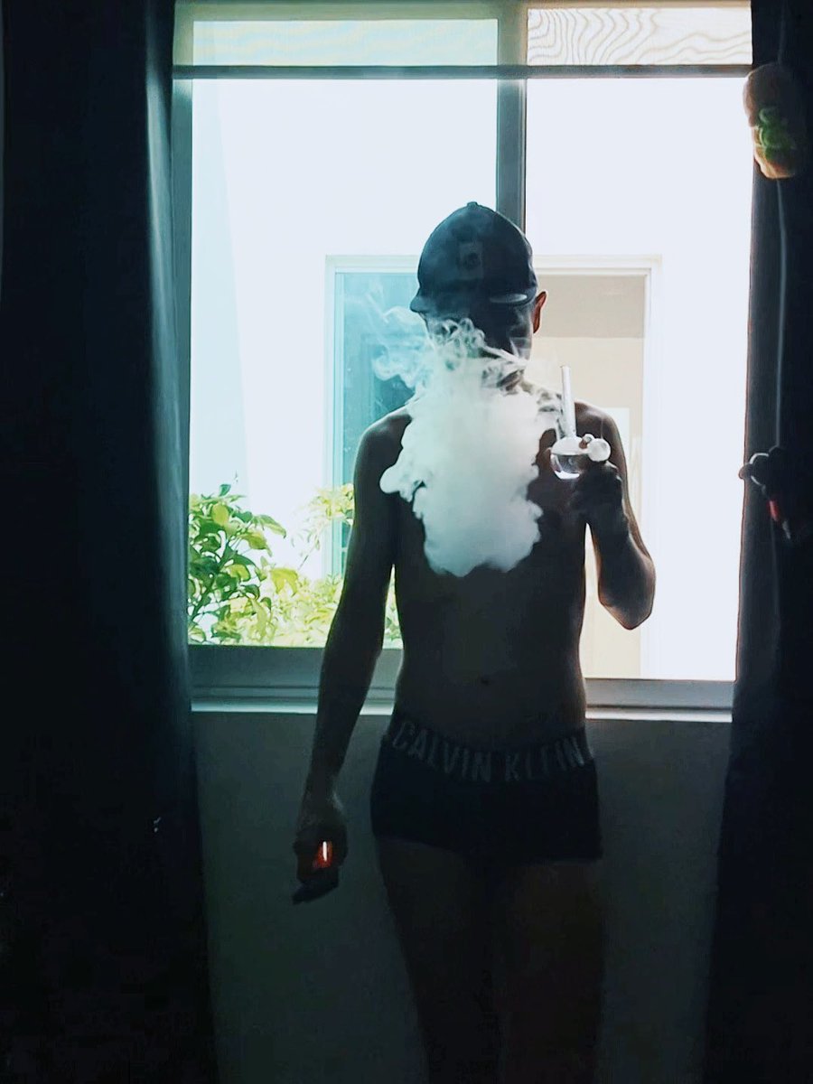 Have a wonderful smoky afternoon blowers!! 😶‍🌫️😶‍🌫️😶‍🌫️😶‍🌫️😶‍🌫️😶‍🌫️