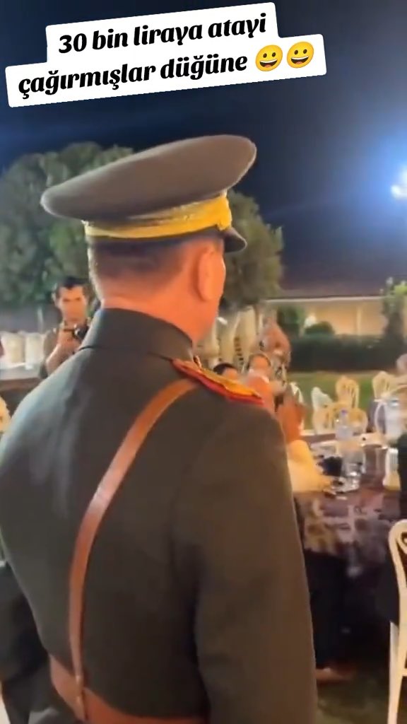 Atatürk’e benzeyen adamın 30.000 TL karşılığında düğünlere gittiği belirtildi.