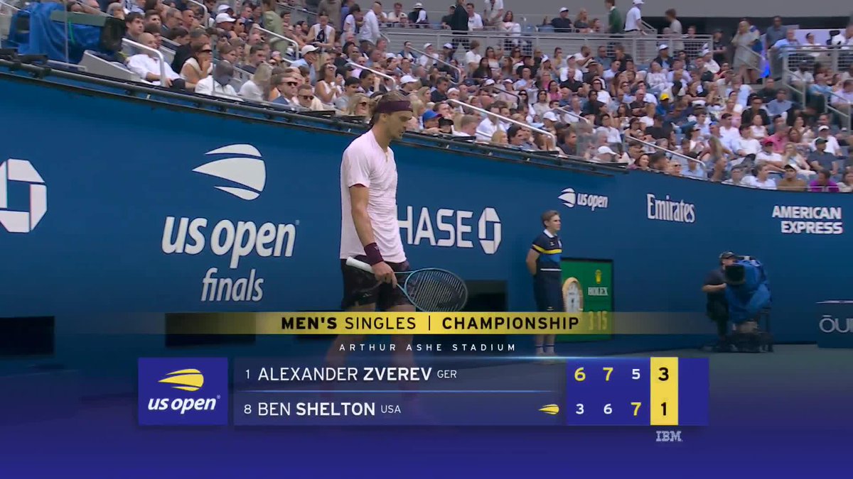 Too good from Alexander Zverev 👏 He holds for 3-1 in the fourth set.