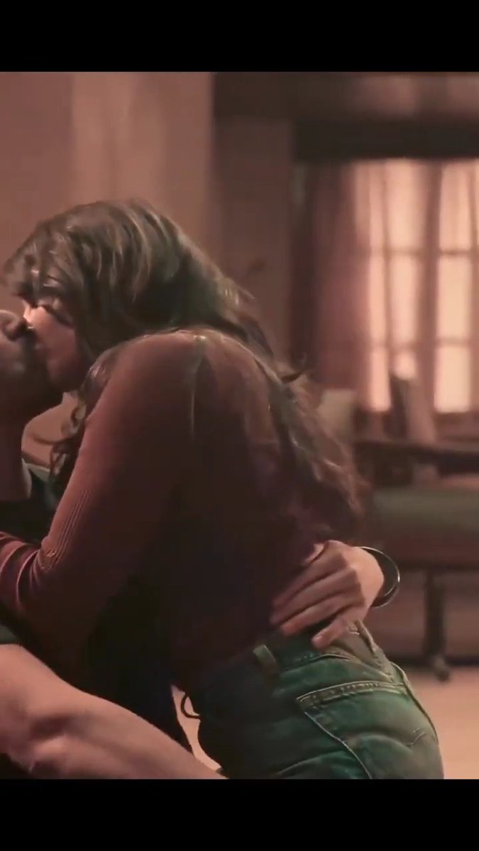 Samantha Ruth Prabhu & Varun Dhawan literally outdid themselves in Citadel: Honey Bunny. The screen presence was unmatched. Easily one of the most underrated performances of the year. 🔥