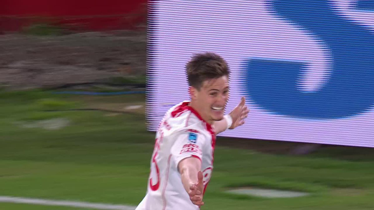 ¡TUVO REVANCHA INMEDIATA! Primero Lodico le negó el gol a Waller pero en la continuidad de la jugada el uruguayo desvió la pelota tras el centro de Blondel y anotó el 1-0 de Huracán vs. Racing.