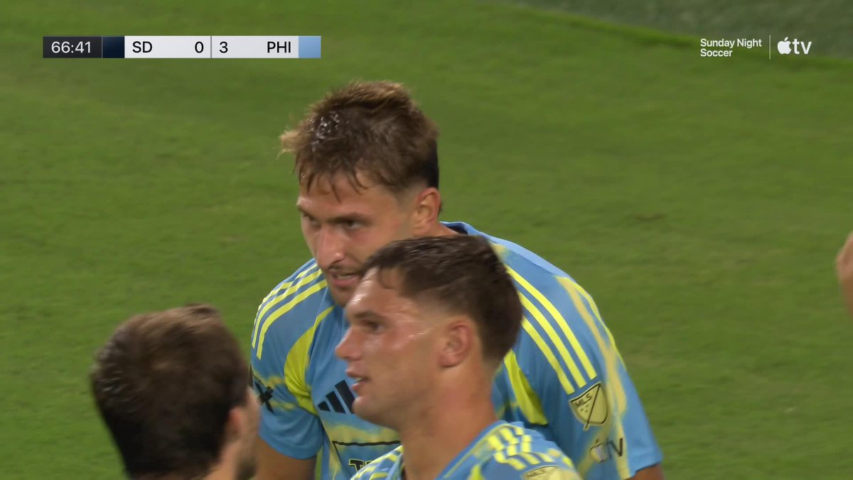 The Philadelphia Union are lighting it up! ⚡ Cavan Sullivan sets up the play, finished off by Bruno Damiani to make it 3-0. 📺 Watch on Apple TV: