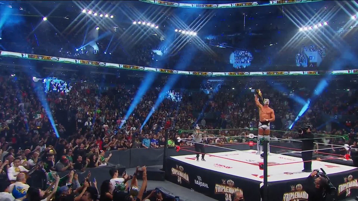 WHAT A MOMENT!!! 👏🥹 EL GRANDE AMERICANO HAS WON FOR ALL OF MEXICO TONIGHT!!!