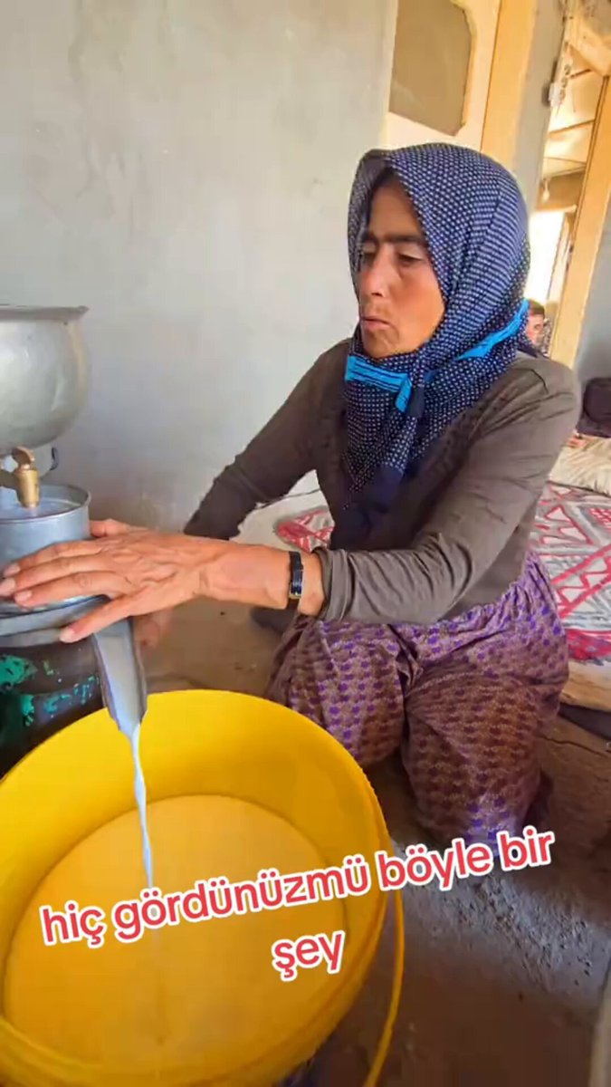 Annesinden hatıra kalan, sütün yağını ayırmak için kullanılan bu makine bir köyde yalnızca iki zengin ailenin sahip olduğu makinenin nasıl çalıştığını görünce o yılların şartlarını daha iyi anlıyorsun.