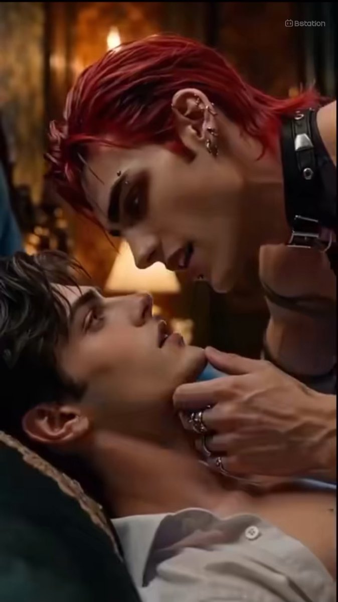 A little bit of Jasper and Joey from Season 3. I can’t wait to see more of them in Season 4.