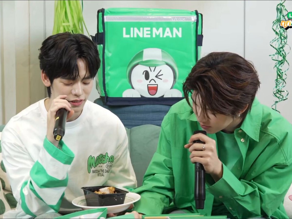 🐶 : อะหม่ำๆๆๆ หม่ำๆๆ 🐻‍❄️ : ว๊าายย หก!! 🐶 : *ป้อน* เฮ้ย เก่งมากเลยครับน้องป๋อ เดี๋ยวพาไปซื้อของเล่นน๊าา //ตี๋เป็นโพมัมป๋อปะ555555555555 เอ็นดูมากจริงงง LINE MAN x TeeTee Por #LINEMANถูกสุดทุกวันxตี๋ตี๋ป๋อ