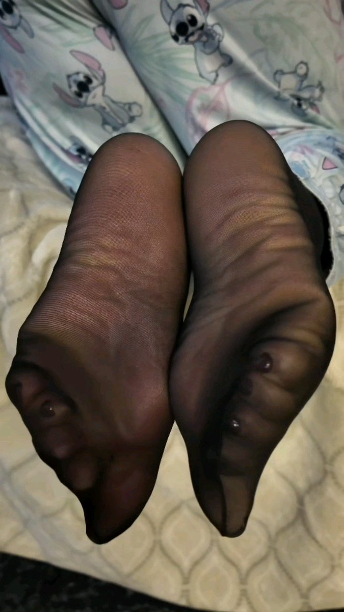 Nylons and soles for your week 😊 are you a fan of smelly feet?