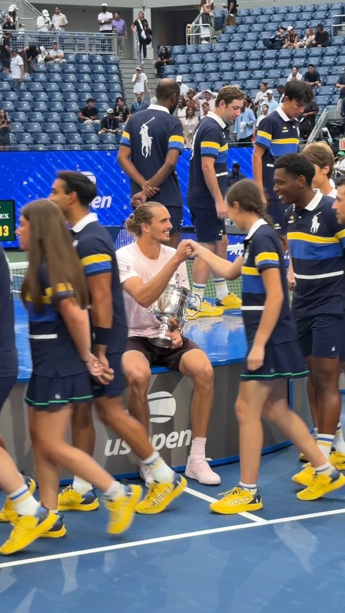 Alexander Zverev 🤝 US Open ballkids