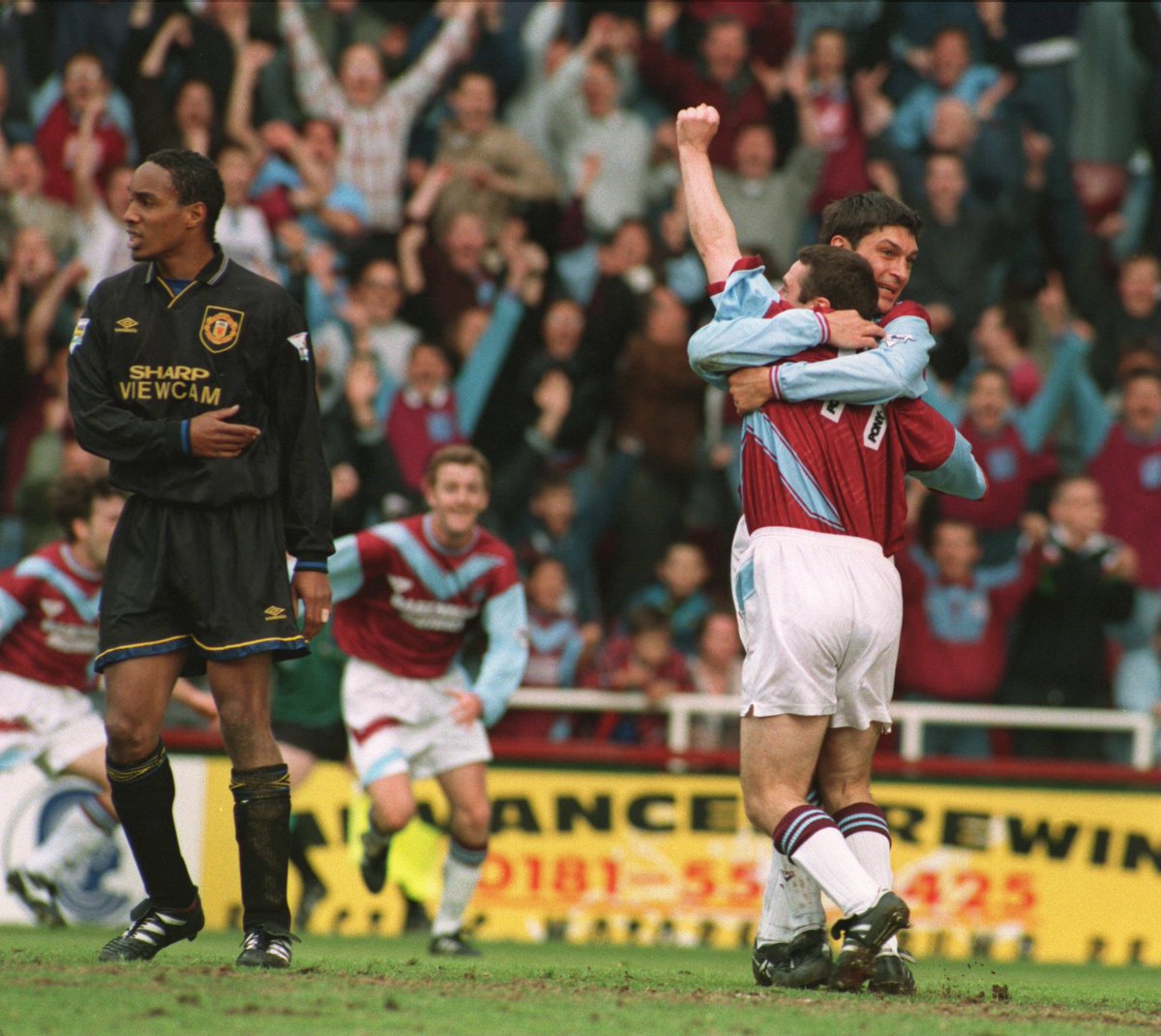 Ludo Miklosko helping Blackburn Rovers win the league with his heroics vs Manchester United in a 1-1 draw in 1995. How well do you remember, Rovers fans?