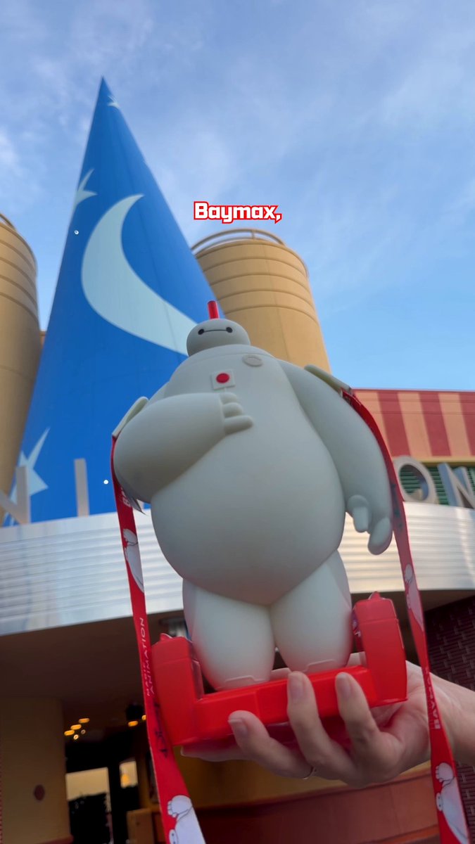 I am Baymax. A happiness boost has been detected. ๐ค๐ฅค #DisneyEats Served with Ani-Made: Minute Maid Premium Lemonade, DOLE Pineapple Juice, and watermelon syrup