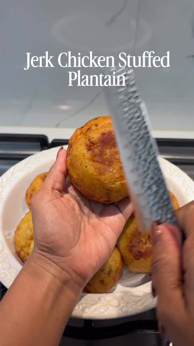 Jerk Chicken Stuffed Plantain 🎥 softlivingmethods | IG