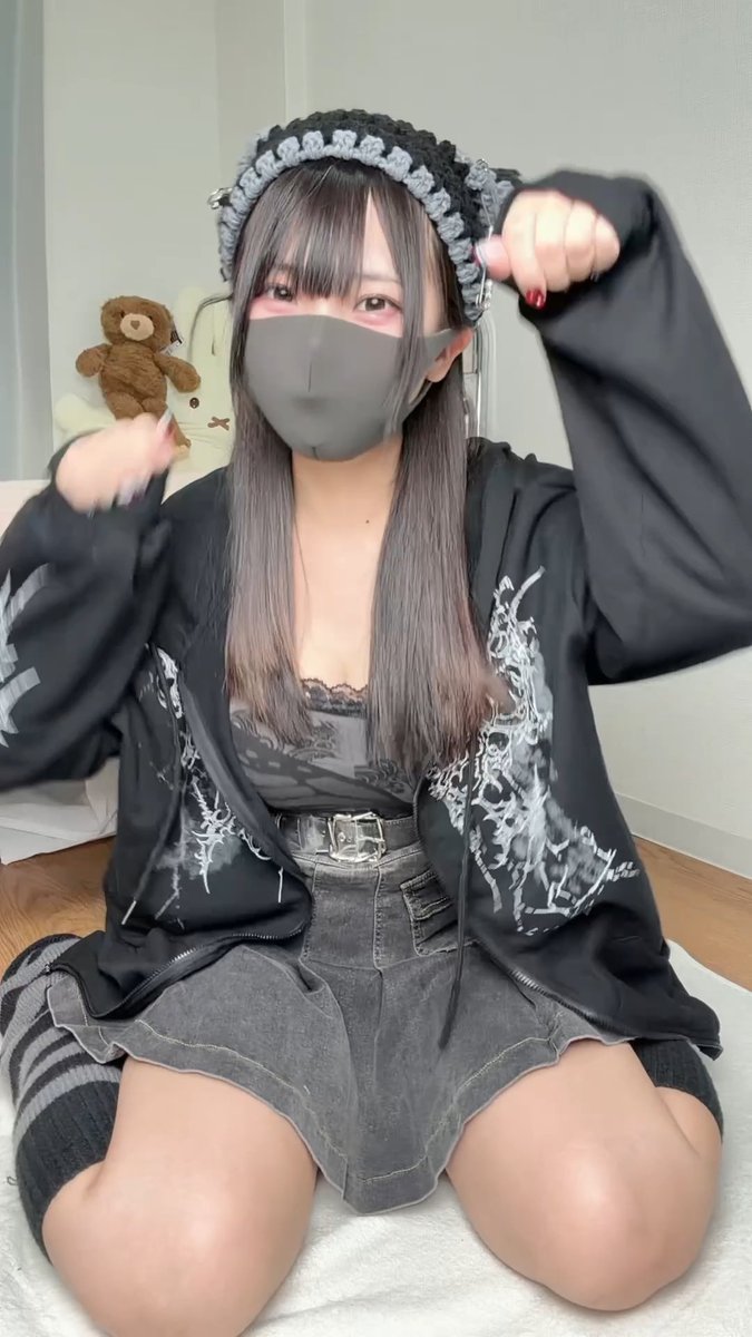 久しぶりの歯磨き粉にゃおにゃおฅ^•ω•^ฅ #太もも #むちむち #ぽっちゃり女子