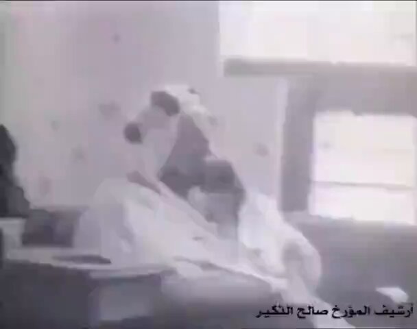 لقطة نادرة لبطل الجزيرة العربية الملك عبدالعزيز (طيَّب اللهُ ثراه) في قصر المُربَّع.. (بمناسبة قُرب حلول ذكرى اليوم الوطني 96)
