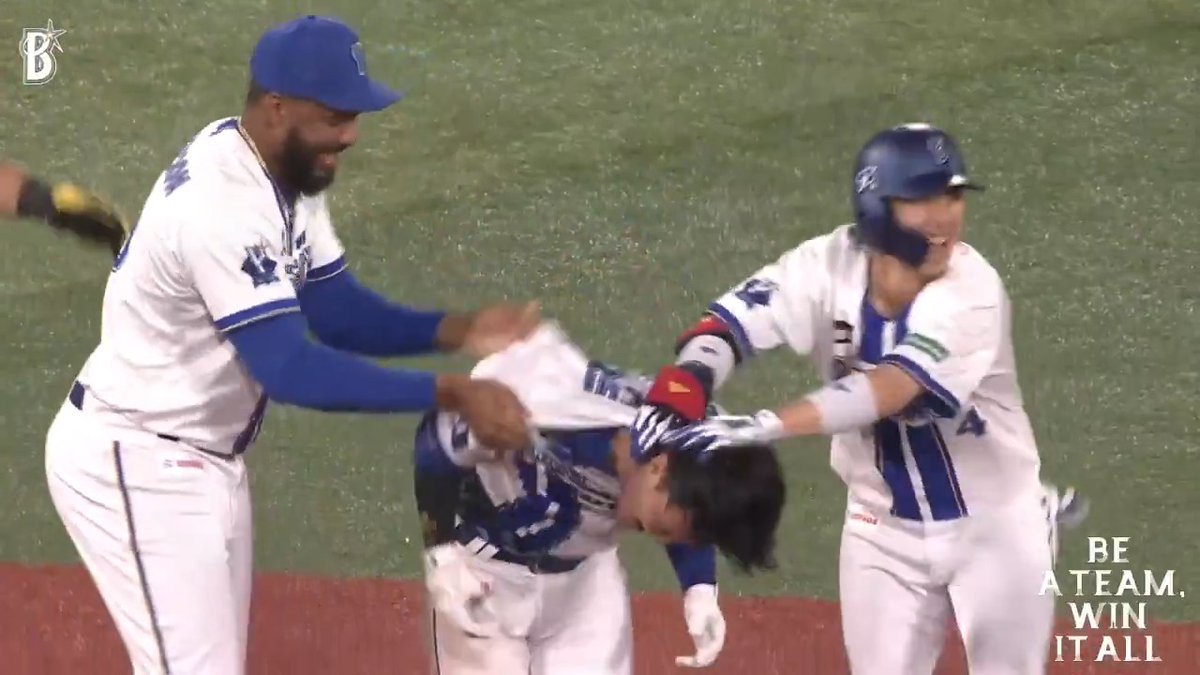 #古市尊 選手の見事なバントが相手の守備の乱れを呼び込み、サヨナラ勝ち!🌟 12回裏 DB 4× - 3 G #限界のその先へ #baystars