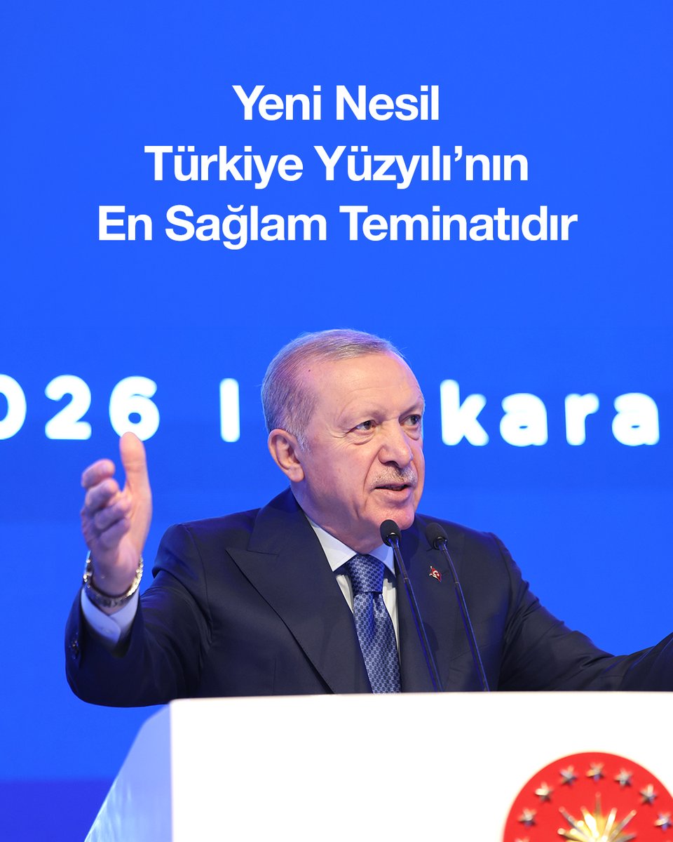 Aklı ilimle, kalbi değerlerimizle, yüreği vatan sevgisiyle yoğrulmuş bir neslin, Türkiye Yüzyılı’nın en sağlam teminatı olacağına inanıyorum.