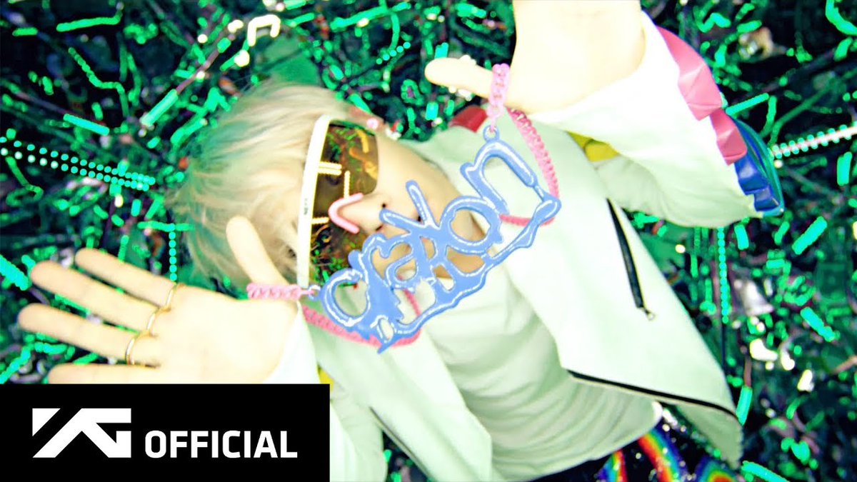 14 years ago today, G-DRAGON released his 1st Mini Album ‘ONE OF A KIND’ with the music video for ‘CRAYON’.