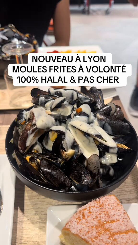 Des 🙄moules frites halals🙄 les amis ! Des moules halals !!!😂😂😂
