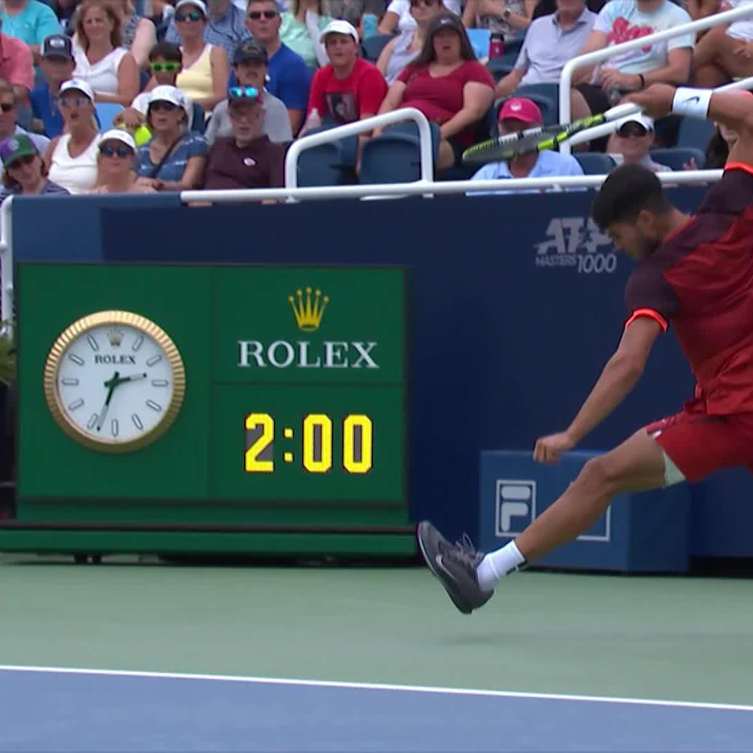 Can you imagine the uproar if Sabalenka Aryna did this? 👀
