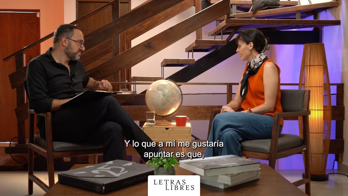 ¿La IA nos hará más productivos y nos liberará del trabajo, como promete Elon Musk? La filósofa Carissa Véliz (Carissa Véliz), profesora de la Universidad de Oxford, cuestiona este tipo de afirmaciones y propone, en lugar, preguntarse de dónde vienen estas predicciones y a quiénes benefician. León Krauze conversa con ella en #Ciberdiálogos. 🔗 Mira la entrevista: 🎧 También disponible en podcast Presenta Banamex