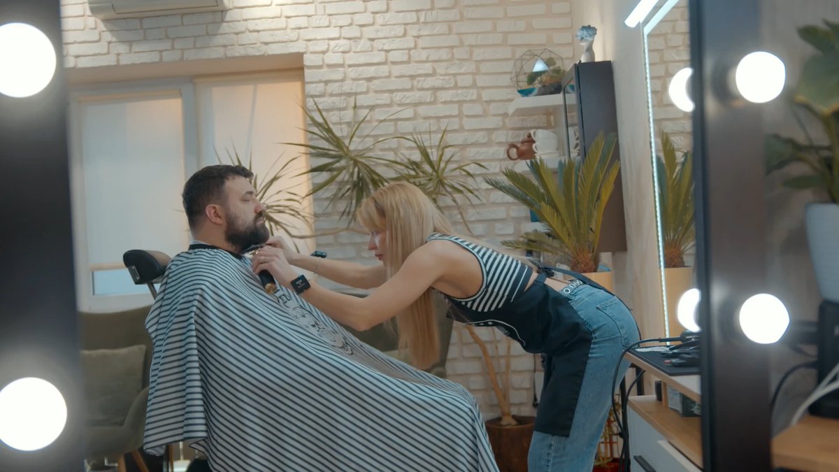 Full haircut transformation with Kate ✂️ Watch the ASMR magic happen. #ASMR #LadyBarber #Haircut #BarberMassage #Relaxation