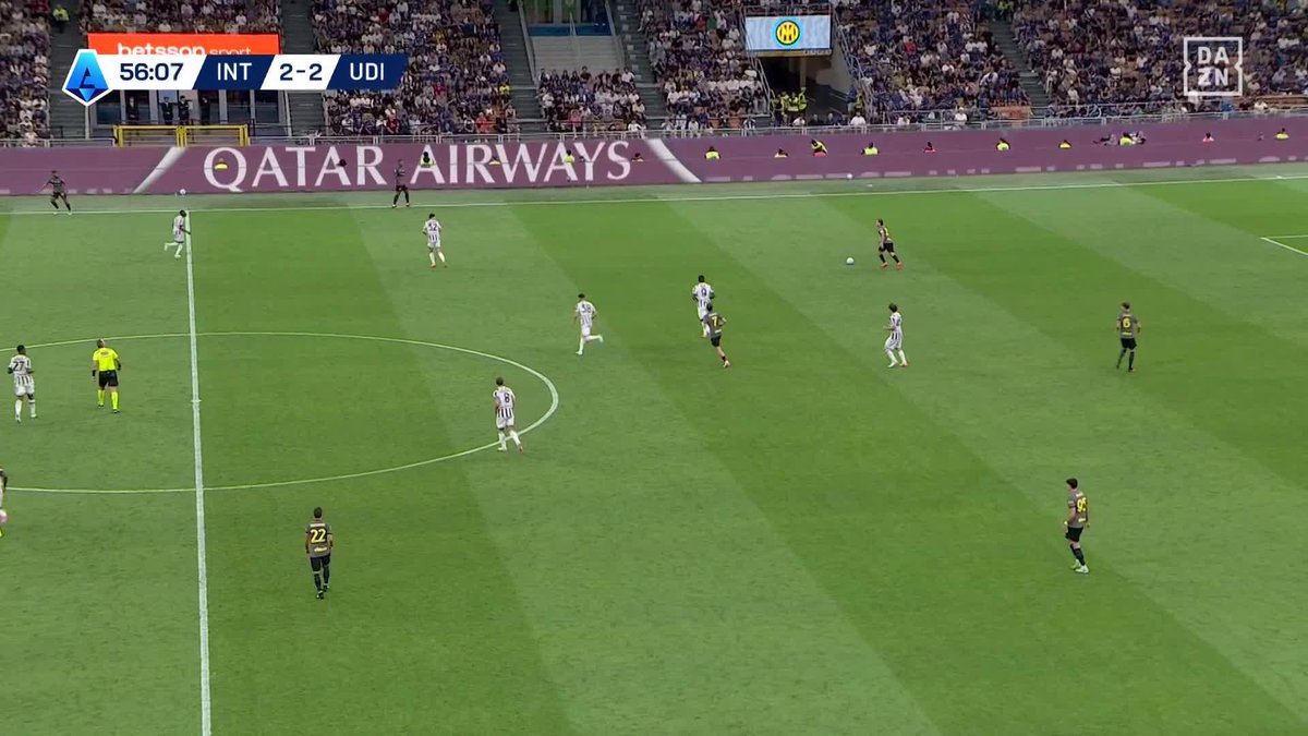 ⚽️ LA CONNEXION FRANÇAISE À L’INTER MILAN !!!! 🇫🇷🖤💙 Andy Diouf 🇫🇷 sert Marcus Thuram 🇫🇷 pour RENVERSER L’UDINESE !!! L’Inter était mené 0-2, et gagne désormais 3-2. 😁 🎥 DAZN France