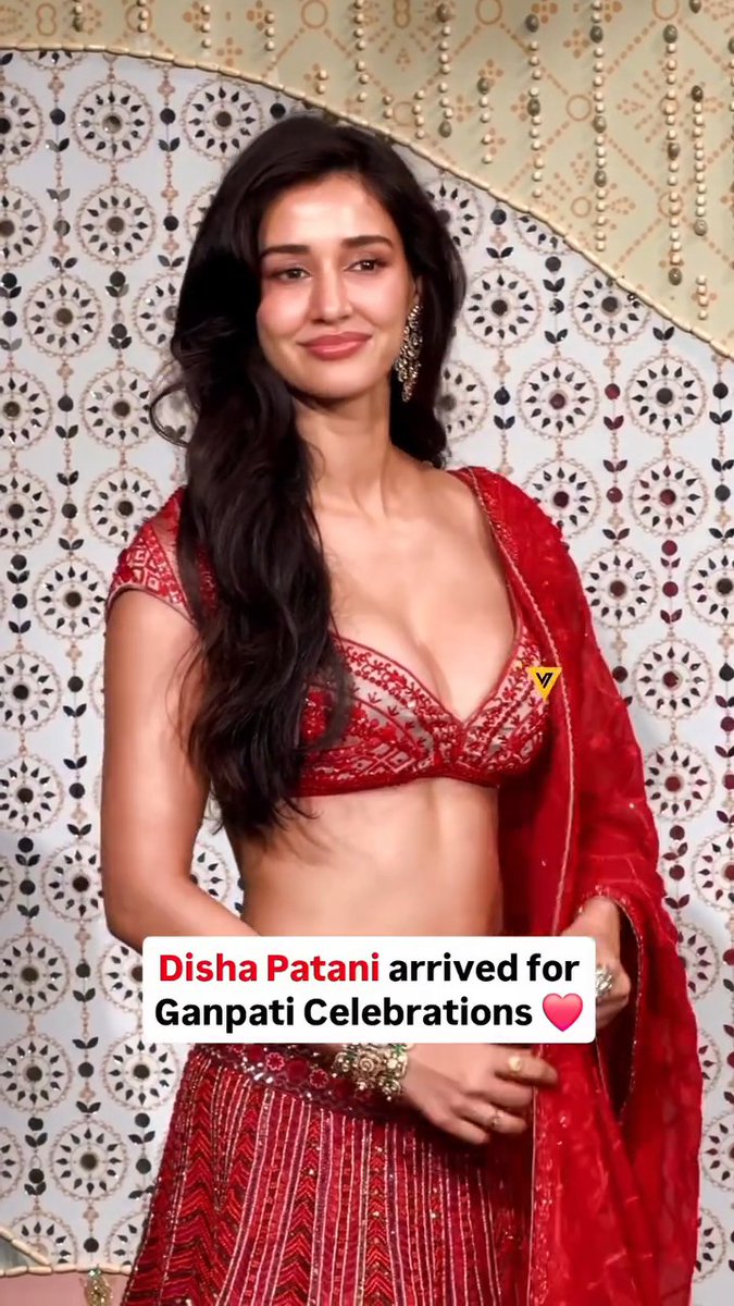 First Kriti Sanon and now Disha Patani - Is the dress she is wearing even appropriate dress for Ganpati Festival?? These Bollywood Bimb0s have absolutely no respect or regard for sanctity of Hindu Festivals