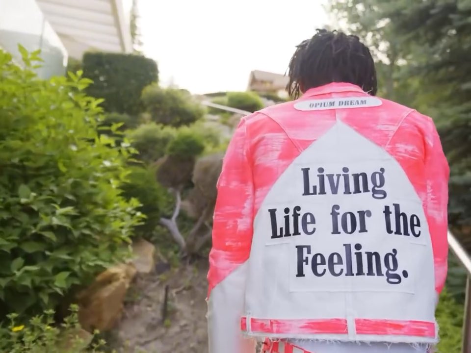 When My Grandma died, I cried a river I done had pain trapped inside from back since I was little Tell ‘em I won’t stop (I will), I need nine figures. 💚😔💰 — People Are Strange #NBAYoungboy
