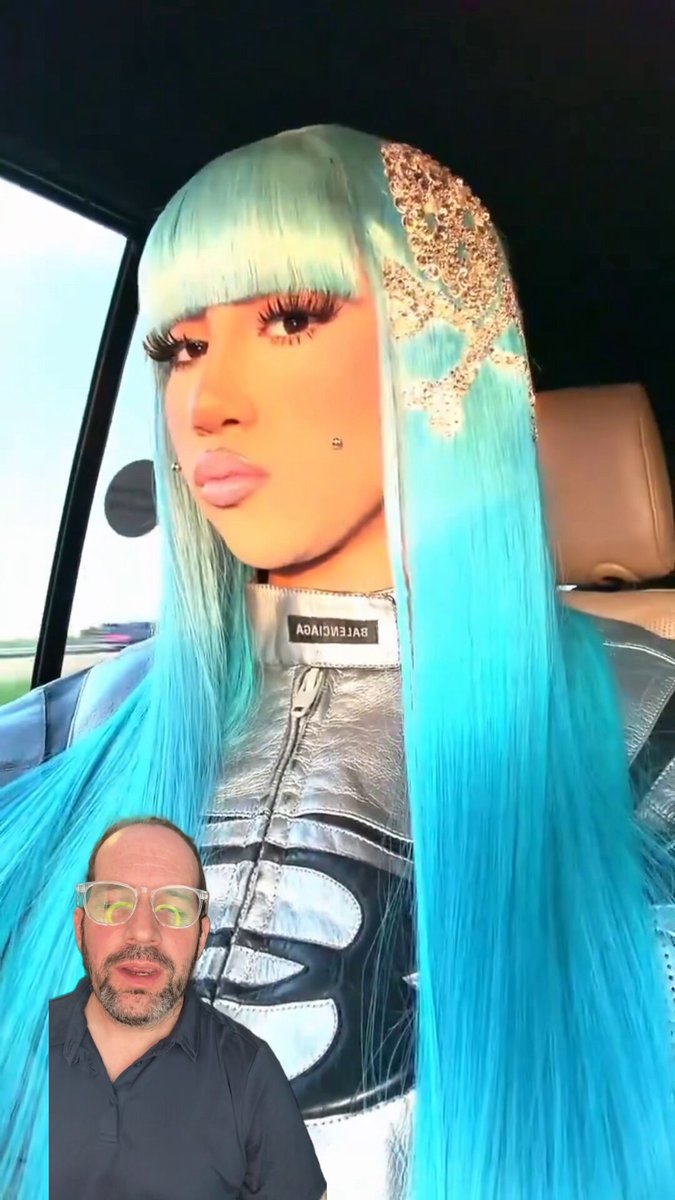 🔥🇺🇸 This is Kanye and Kim K’s young daughter North West… I dunno man, I think she should probably go live with her father… because this is some WILD shit! Is it acceptable for 13-year-olds to get tattoos and face piercings now?