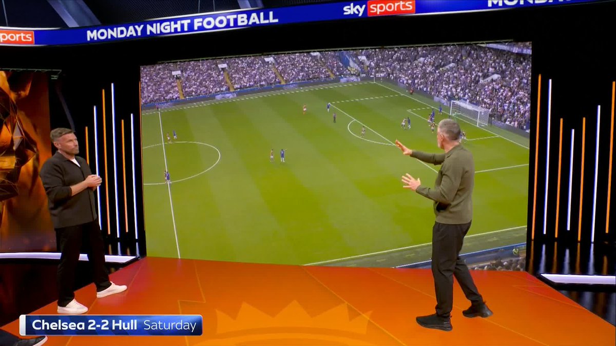 "You're always going to give something away" Jamie Carragher and Rob Edwards take a look where Chelsea's tactics allowed Hull to score against them 🔍