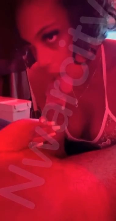 Toujours aussi gourmande, elle déguste cette bite comme si c’était la dernière.. 😳 #mbappette #92i #metisse #tana #sextape #mym #suceuse #beurette #ebony