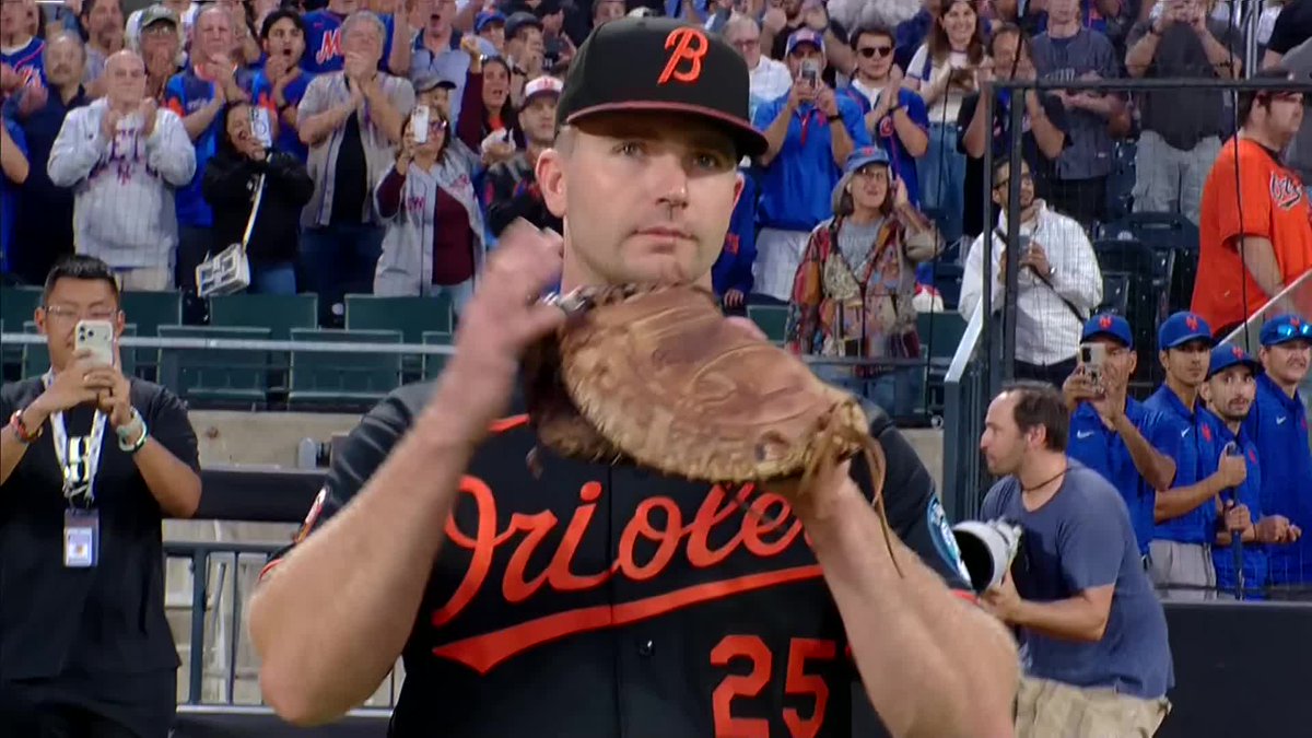A standing ovation for Pete Alonso at Citi Field after his tribute video was shown on the Citi Field scoreboard