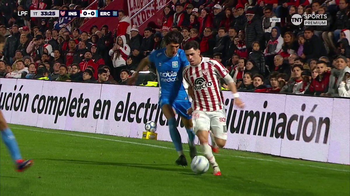 ¡CÓMO LA PISA ALEX LUNA! 🎩 El mediocampista de Instituto la lleva atada al pie contra los jugadores de Estudiantes de Río Cuarto. Viví el Torneo Clausura 2026 por TNT Sports Premium y disfrutalo también en HBO Max 👉 #Suscribite #LPFxTNTSports