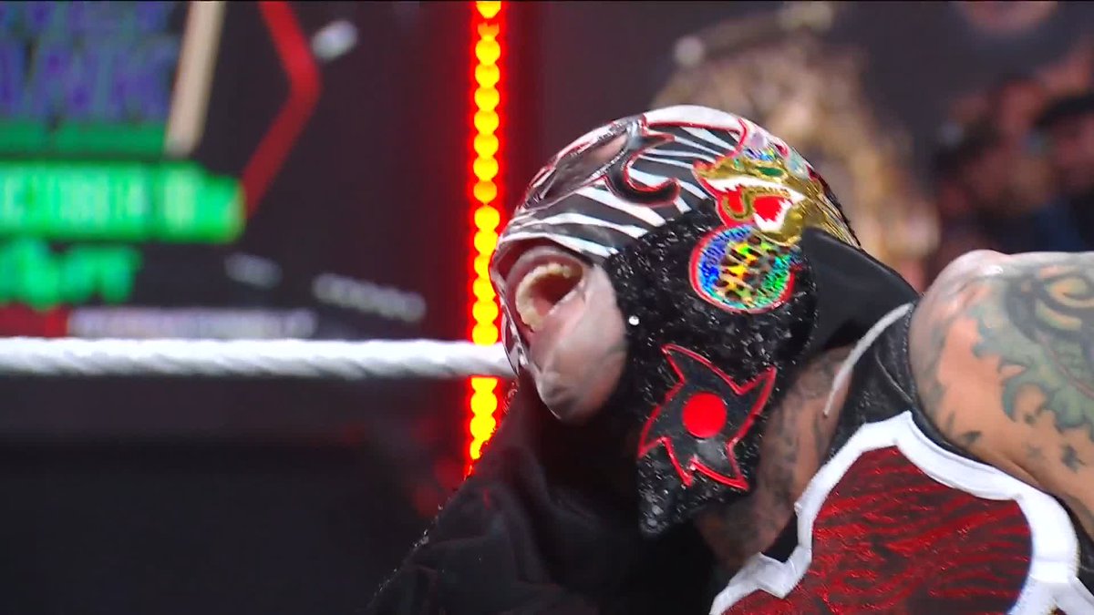 HOW did Roman Reigns kick out of THAT!!! 😲