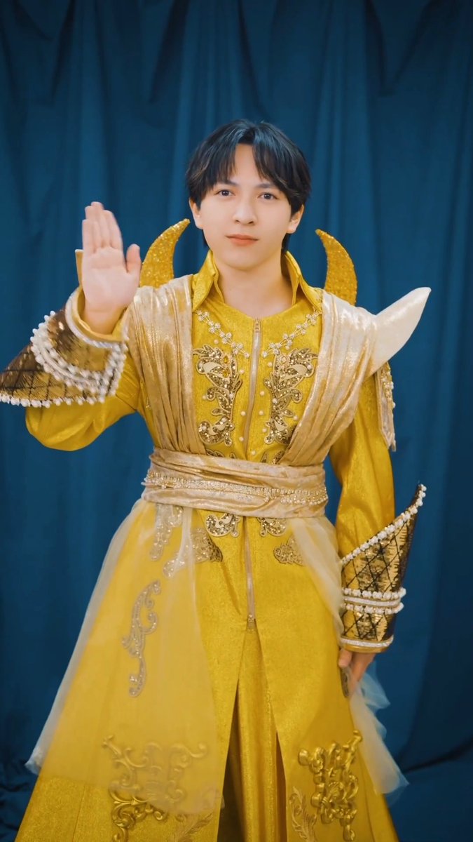/／ ⠀ミニアルバム「LOVE ENG!NE」 ⠀リリースまであと1日❣️ \＼ ⠀ ラストは #吉田仁人 💛 み！るきーずの皆さん、心の準備はできた？ Spotifyで事前登録してスタンバイしよう！ ▶︎ ⠀ M!LK OFFICIAL #MILK