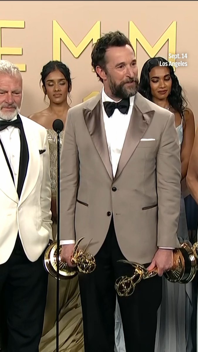 Emmy winner Noah Wyle regrets not savoring "ER" success at the time: "I was on my back foot through most of it." #NoahWyle #ThePitt #ER #Emmys #EmmyAwards